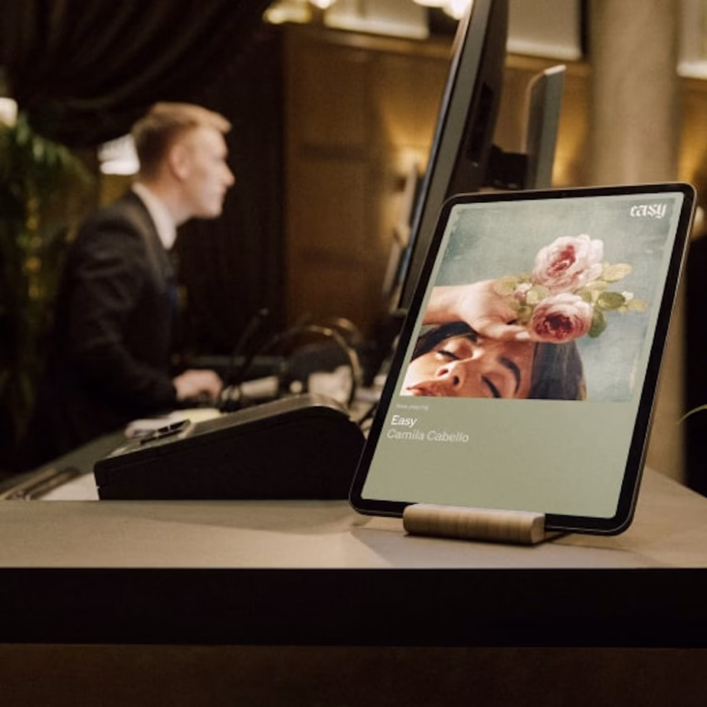 1678111059-hotel-reception